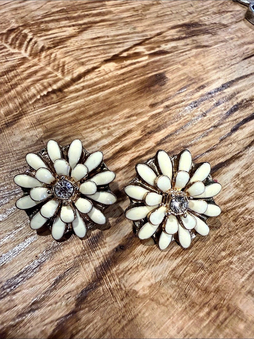 Floral Statement Earrings in White & Gold - 1960/70 era